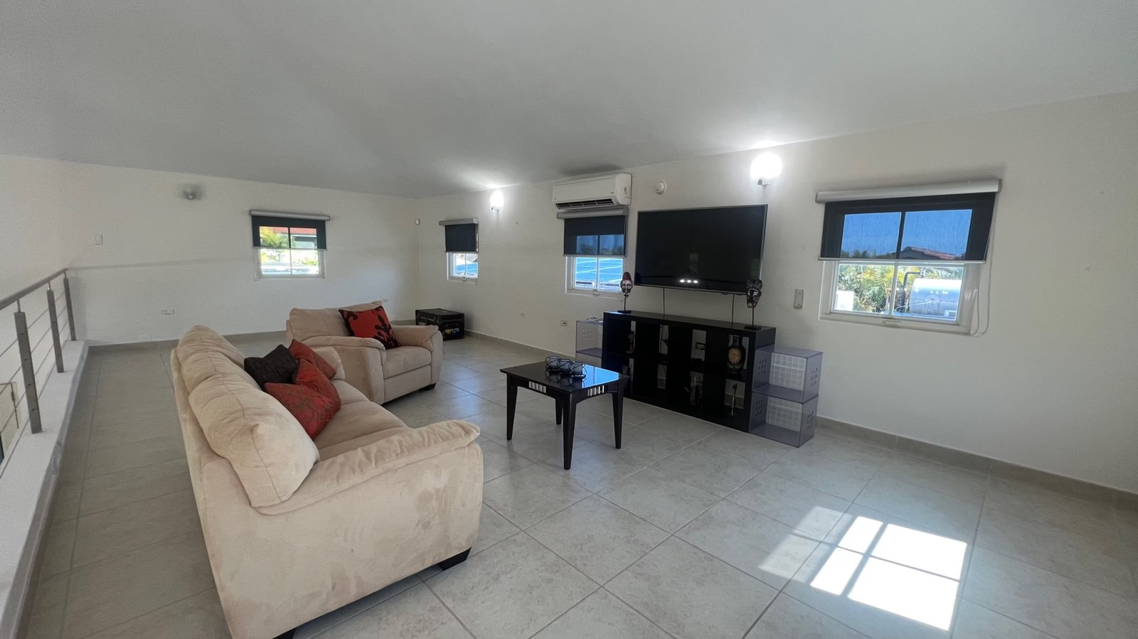 imgi_75_001240_3dd7c1a5041e4a89bab8a0ea6a589249~mv2